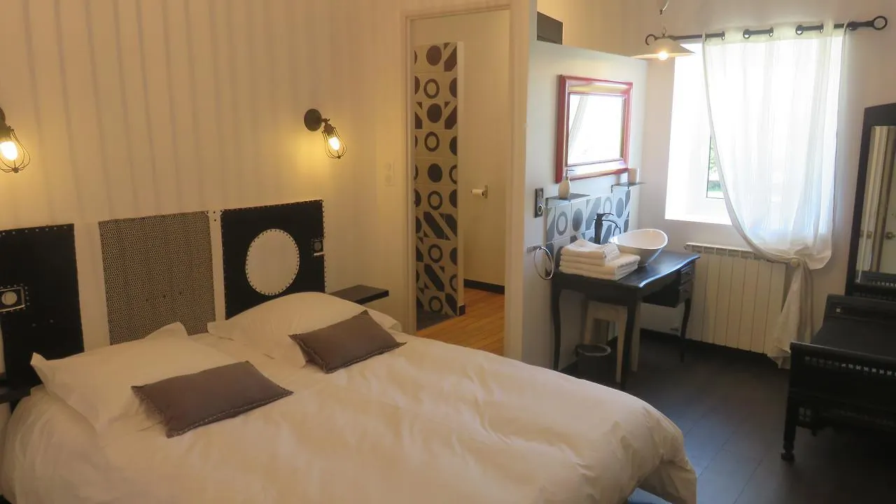 ***  A La Belle Histoire Bed & Breakfast Chateauneuf-sur-Isere France